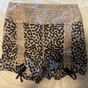 Lululemon Athletic Shorts SIZE 2